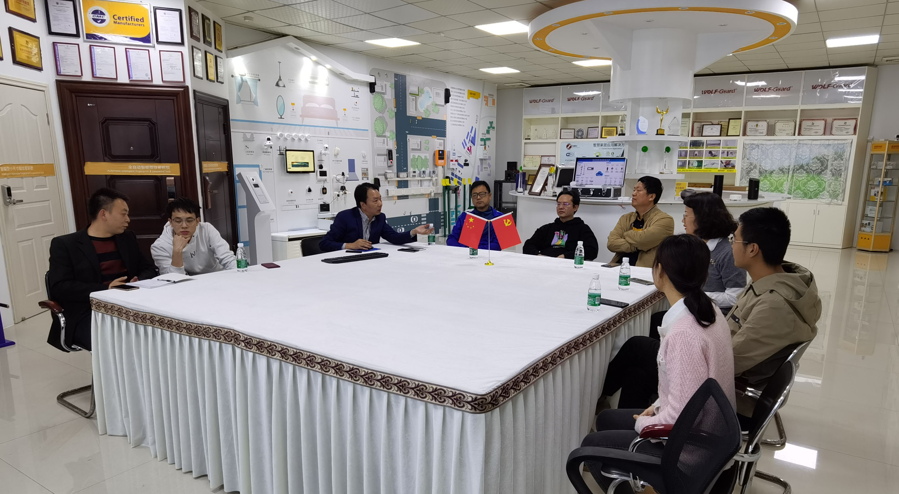 馳通達(dá) 馳通達(dá)